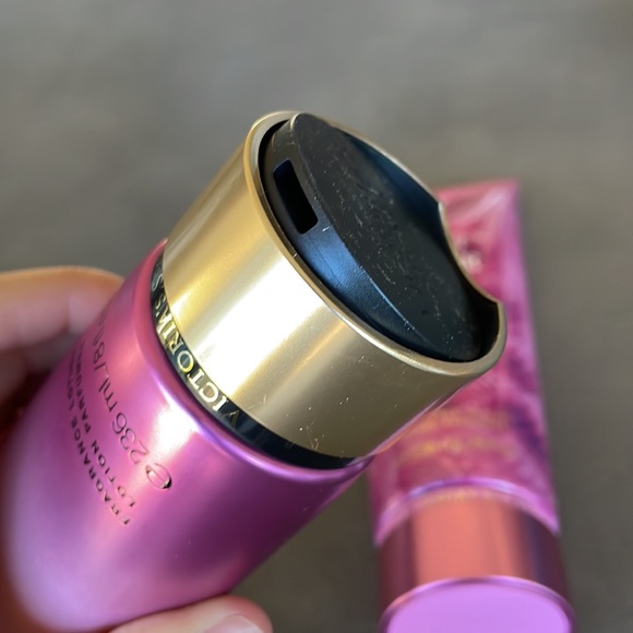 BRAND NEW Victoria’s Secret Lotion - Picture 7 of 13